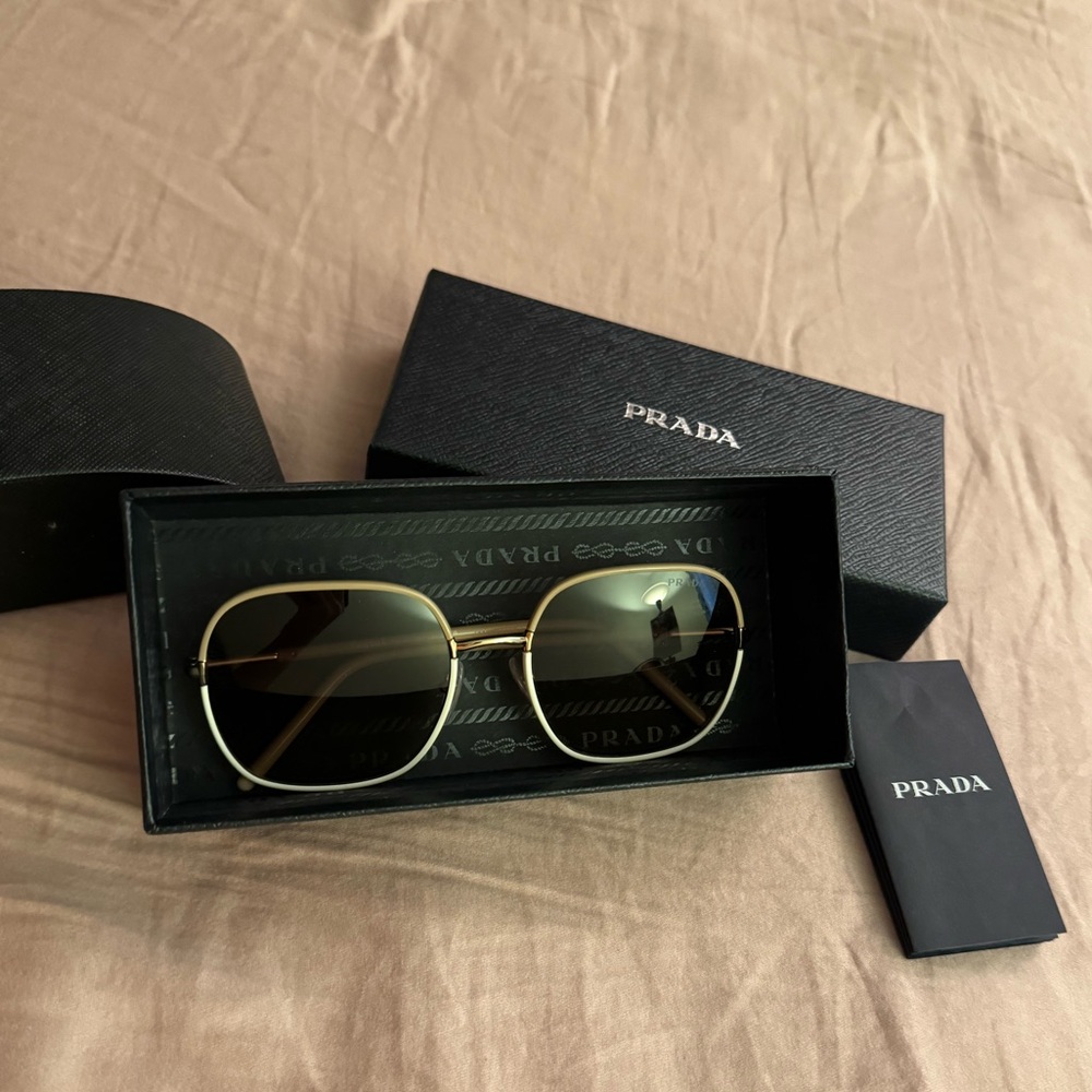 ‼️SOLD Prada Sunglasses PR 67XS - Picture 3 of 10